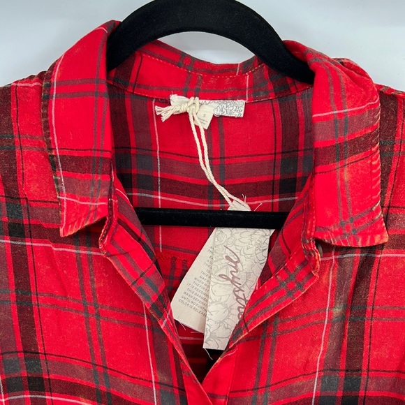🆕Mystree Plaid Fall Button Down Top Red Distressed Vintage Coloring S,M & L - Picture 4 of 9